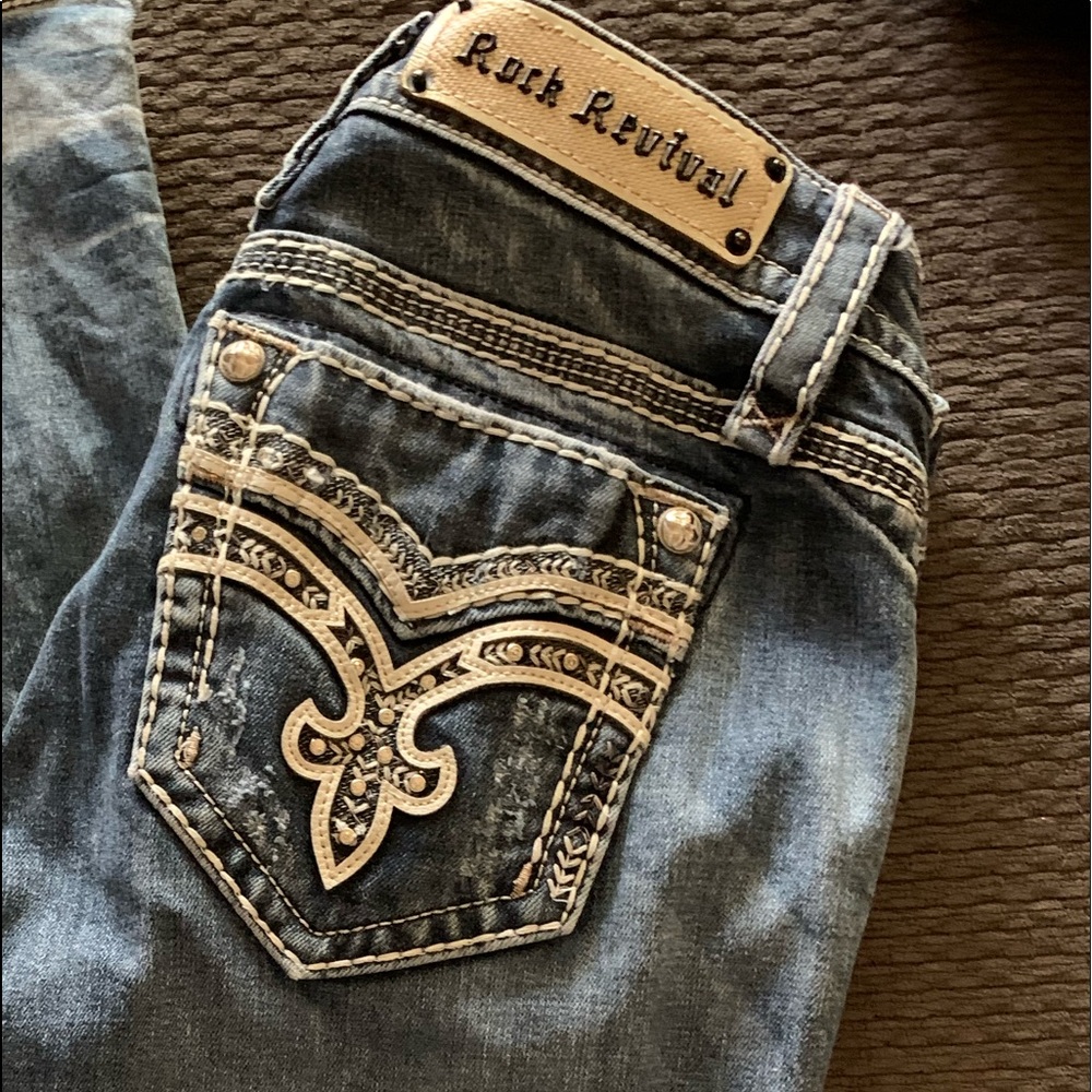 Rock revival straight leg jeans